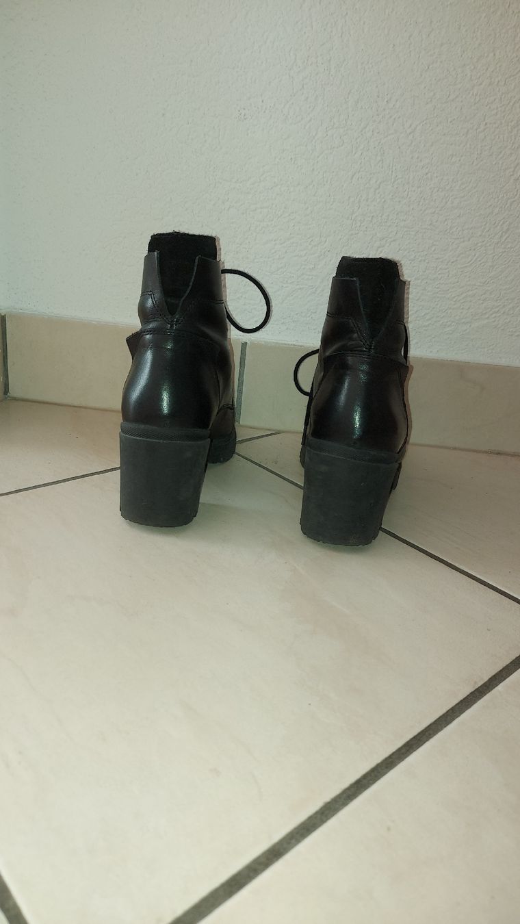 Scarpe da donna: Bottines noires à lacets cuir véritable – Usato da Sion venduto da aud_7pxl 6