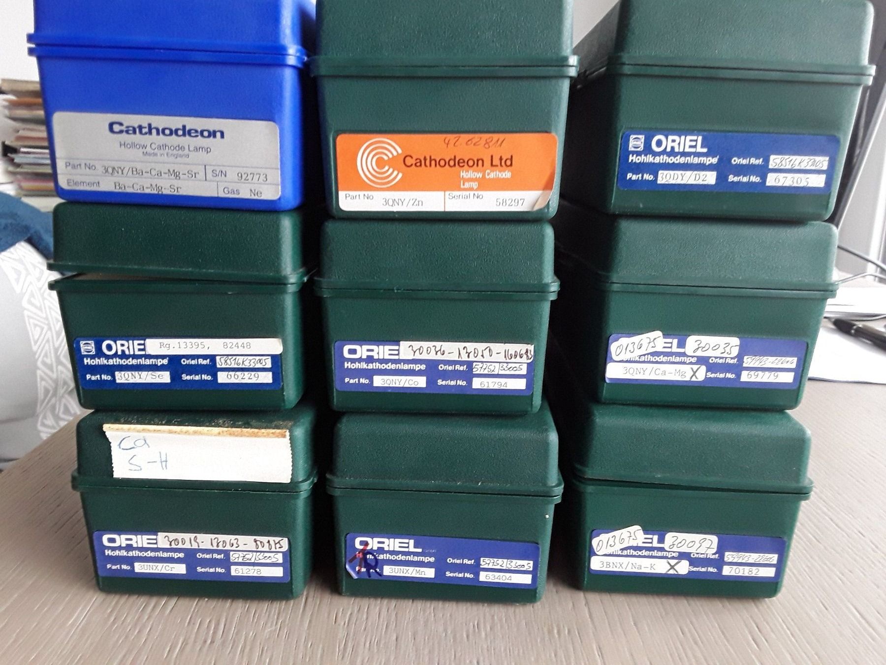 Componenti elettronici: 9 Stück Hohlkathodenlampe Oriel – Usato da Bazenheid venduto da derdelorean01 2