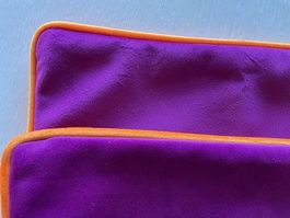 NEU !!!! 2 Stk. Dark Purple/Orange Piping Zierkissen