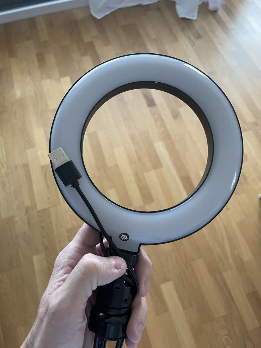 Lampen: Ringlicht mit Stativ und USB-Kabel, Durchmesser 15cm – Neu (gemäss Beschreibung) aus Utzenstorf von beatrice.ch 1