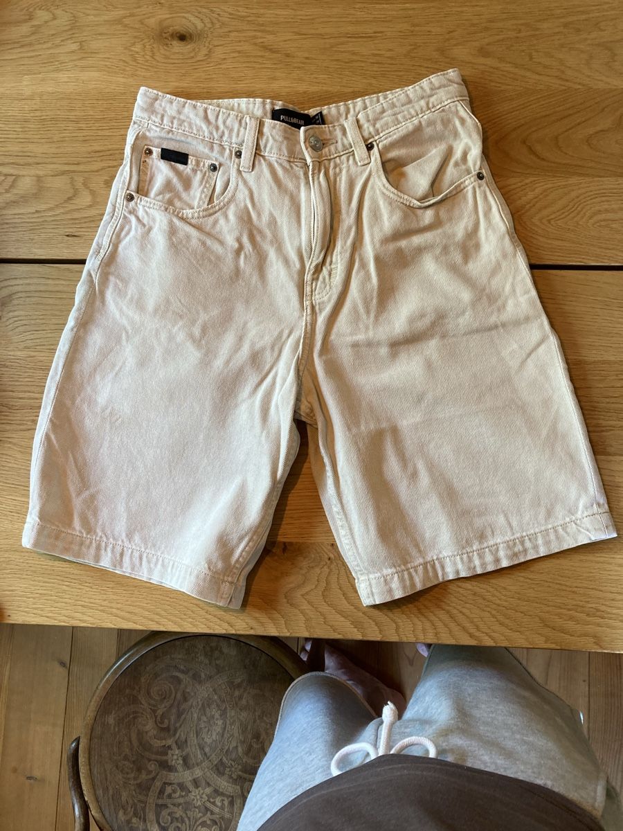 Pull&Bear Jeans: Kurze beige Jeanshose von Pull&Bear – Usato da Ottoberg venduto da SandroE01