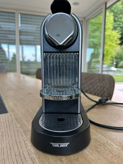 Nespresso Kaffeemaschinen & Espressomaschinen: Nespresso Kapselmaschine – Gebraucht aus Thalwil von makana01