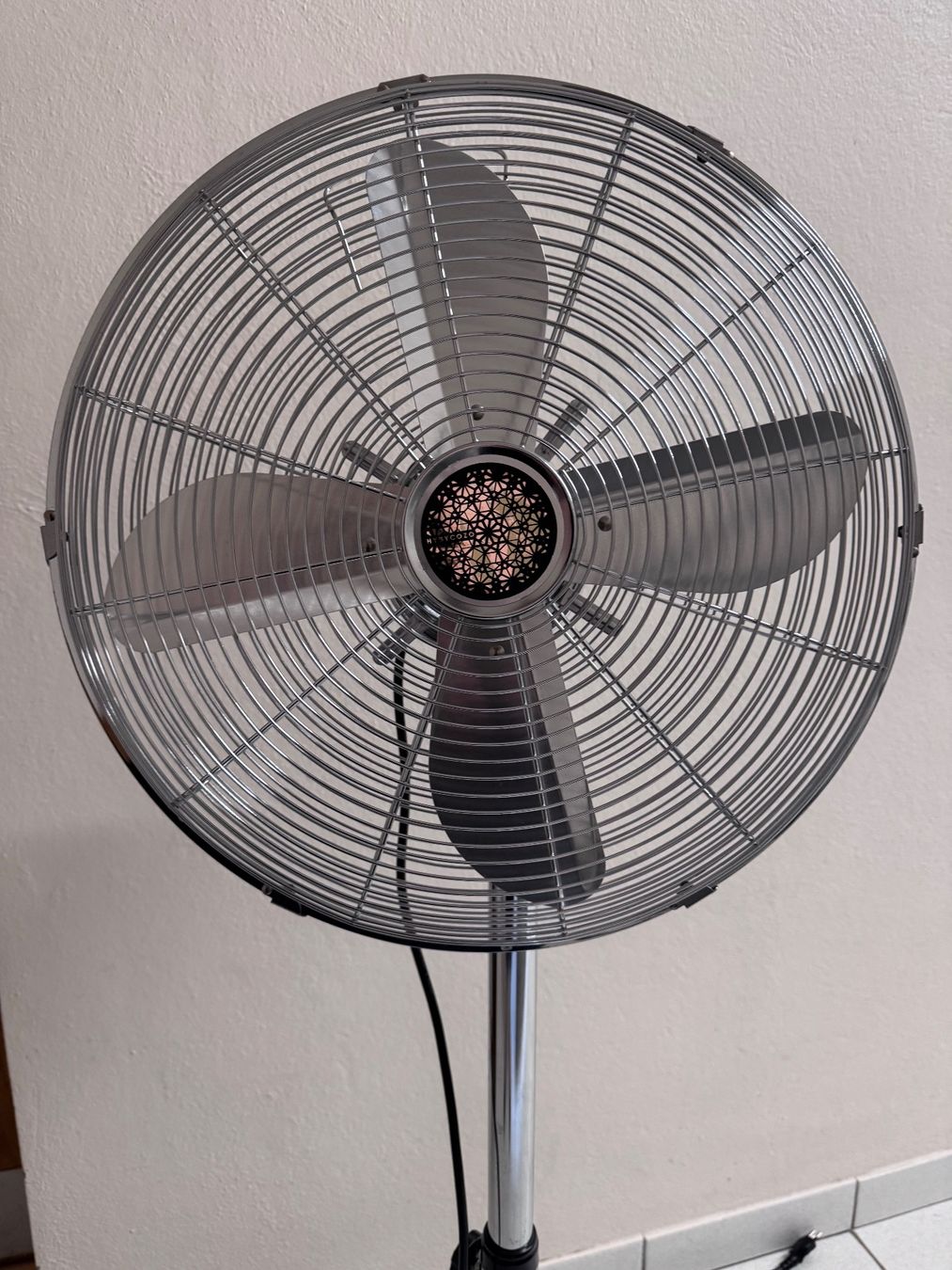 Ventilatori: Ventilateur sur pied Style Rétro Chromé – Usato da Genève venduto da k1164 1