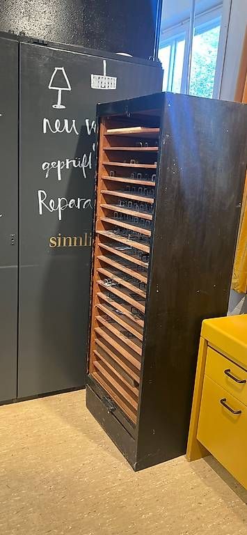 Armoires: Rollladenmöbel Vintage – D'occasion à Gunzwil par vintage-bazaar