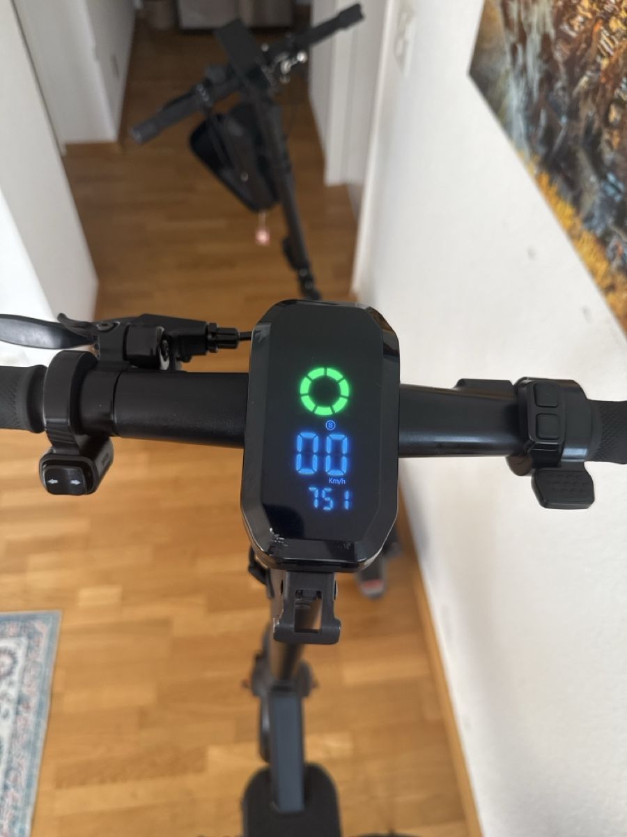 VMAX Kickboard: Elektro Scooter VMAX VX2 pro gebraucht – D'occasion à Muri AG par Nimsaj2309 1