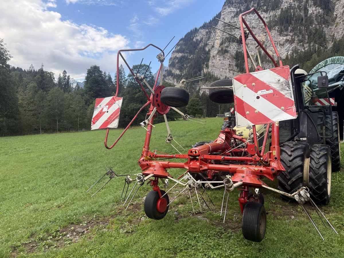 Rapid Tutte le macchine: Kreiselheuer Pöttinger – Usato da Zwischenflüh venduto da tunzi96