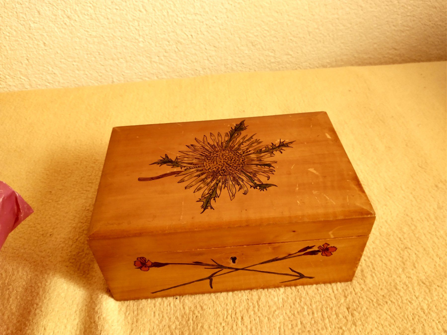 Dosen: Alte Holzschatulle, bemalte Blumen, Vintage – Gebraucht aus Löhningen von Chimae67 9