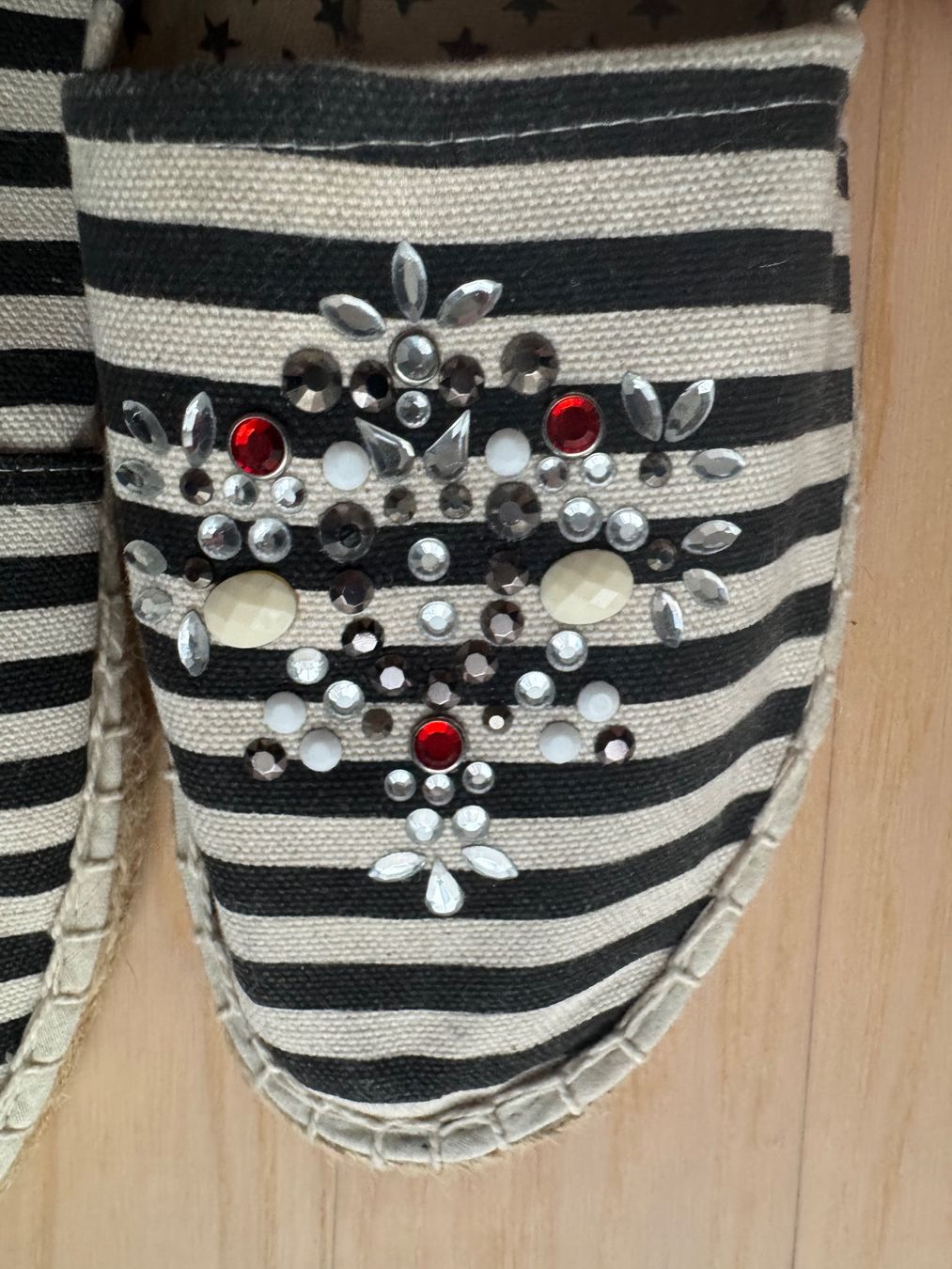 Scarpe da donna: Espadrilles schwarz/weiss mit Glitzer, Gr. 40 – Usato da Winterthur venduto da damoiselles 3