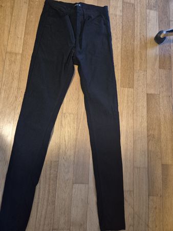 Schlanke, schwarze Damen Hose. grösse 38