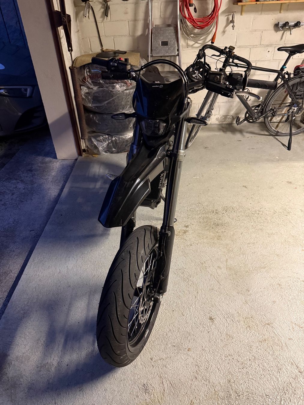 Sur-Ron Strada: Surron Ultra Bee Supermoto – Usato da Schänis venduto da sim_n9qh 3