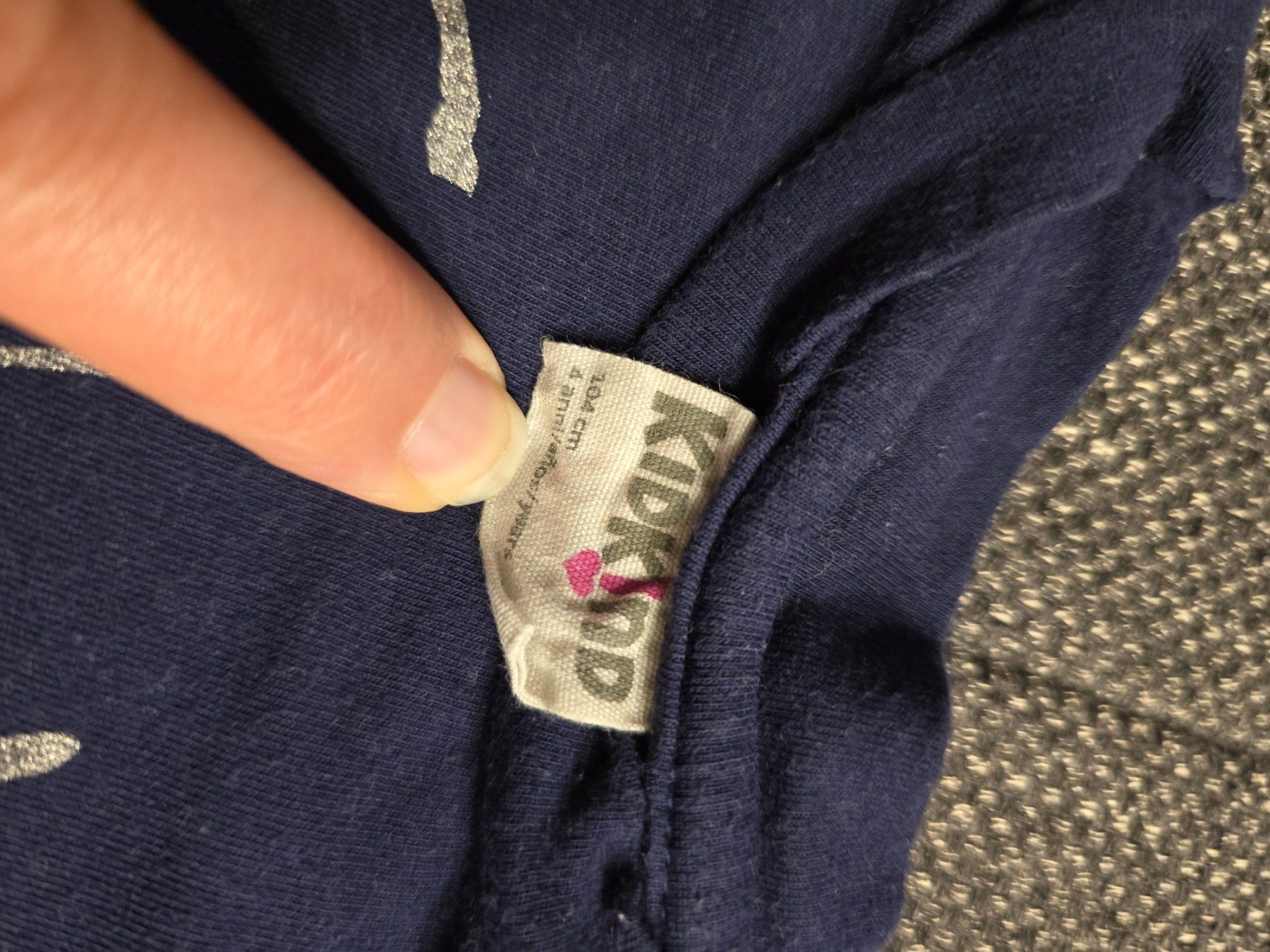 Maglioni & Felpe: Langarmshirt Gr. 104 – Usato da Büttikon AG venduto da Amineah 1