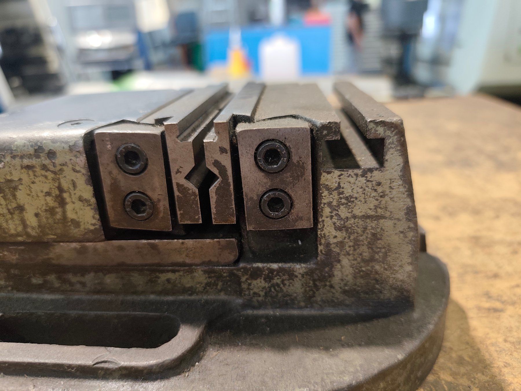 Alle Werkzeuge: Schnellspanner Schraubstock – Gebraucht aus Arbon von millpoint 1