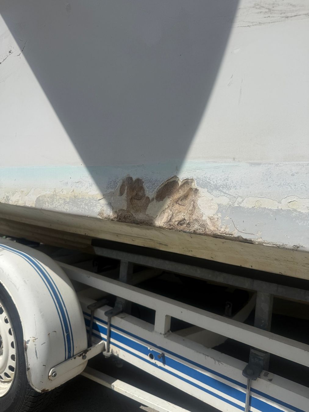 Tullio Abbate Barche: Geschadet Boot – Usato da Quartino venduto da 5franc 9