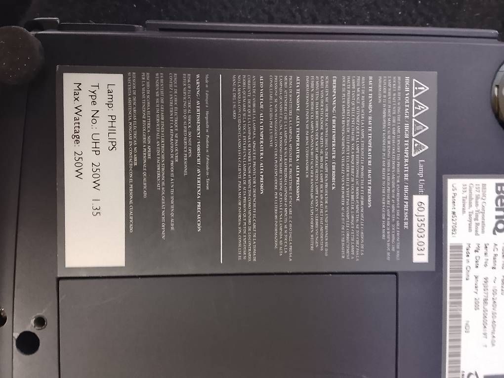 BenQ Proiettori: Beamer BENQ PB8220 – Usato da Neuhausen am Rheinfall venduto da galleria13 3