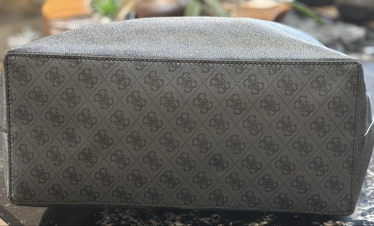 Guess Sacs femmes: Sac GUESS – D'occasion à Porrentruy par Zamourette 3