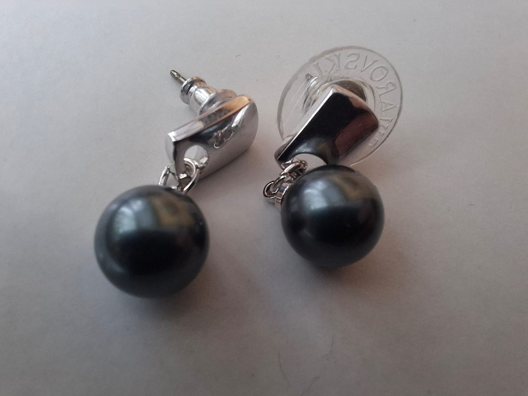 Swarovski Orecchini pendenti & Orecchini a lobo: 3x Ohrstecker von Swarovsky – Nuovo (secondo la descrizione) da Kaltbrunn venduto da PoleDanceFeldbachZH 2