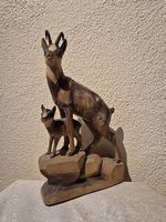 Gämse mit Kitz Holzskulptur Holzfigur geschnitzt 