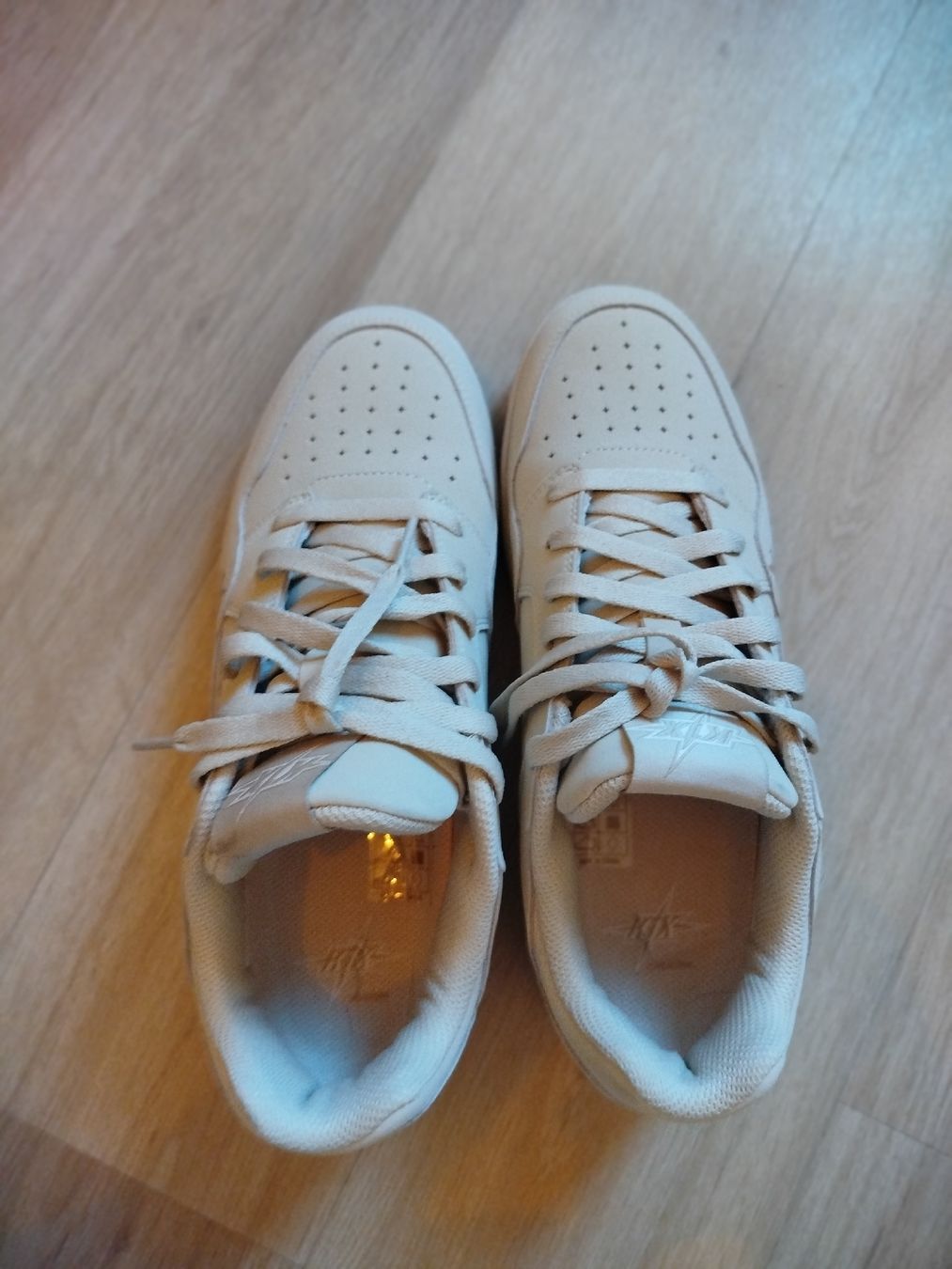 Herrenschuhe: Neue Karl Kani Sneaker, NP 100CHF – Neu (gemäss Beschreibung) aus Wittenbach von Cinemuha 8