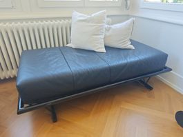 Design Daybed / Chaiselongue schwarzes Leder (150x75 cm)