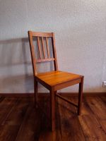 2 chaises — pin massif brun