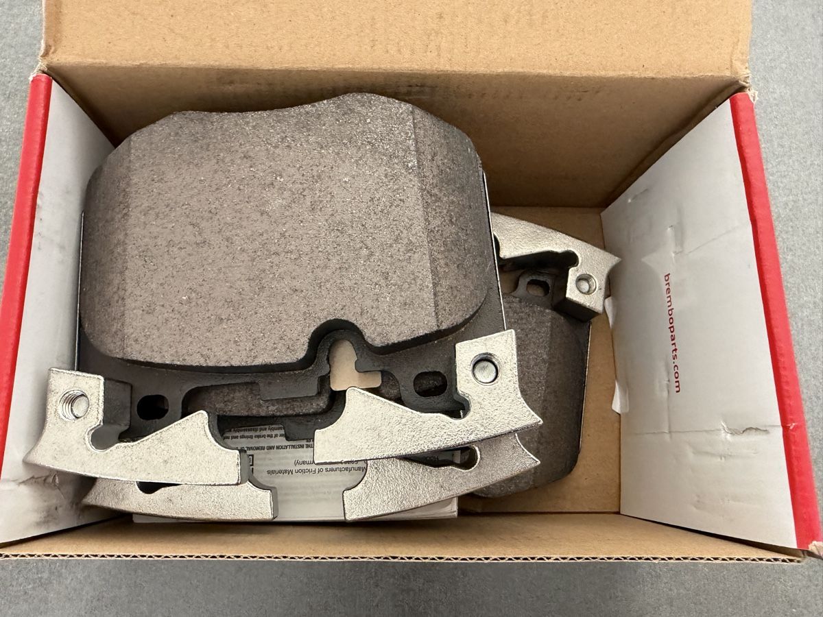 Brembo Tutti pezzi di ricambio auto: Brembo Prime Brake Pads P06099  – Nuovo e nell'imballaggio originale da Gossau SG venduto da mrs_h99 1
