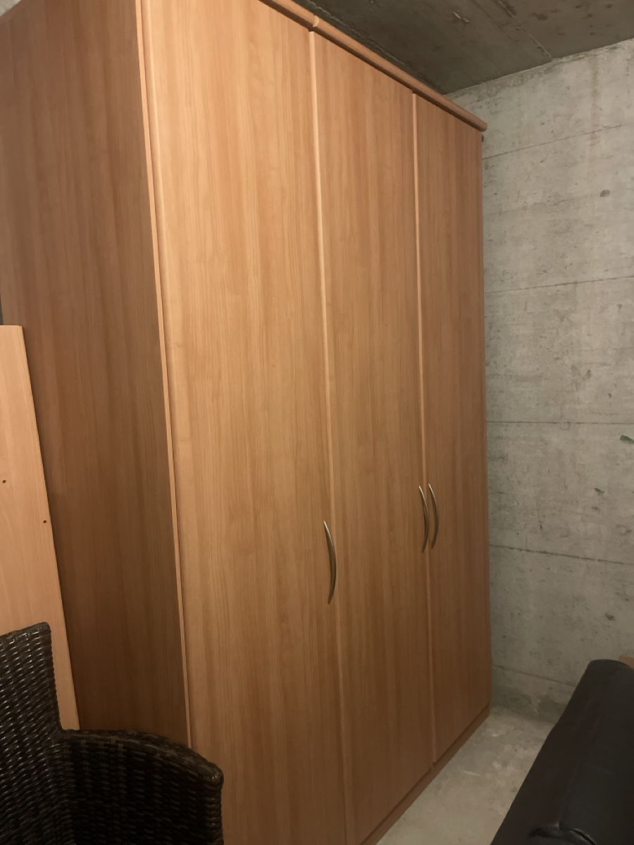 Pfister Schränke: Schrank  – Gebraucht aus Birmensdorf ZH von irina61