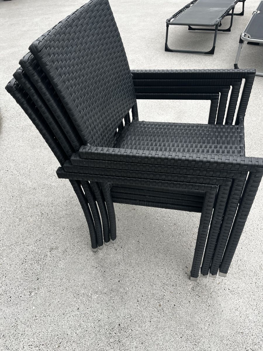 Set di tavolo e panche: Gartenmöbel-Set, 1 Tisch mit Glasplatte, 4 Stühle – Usato da Wollerau venduto da Garten1957 5