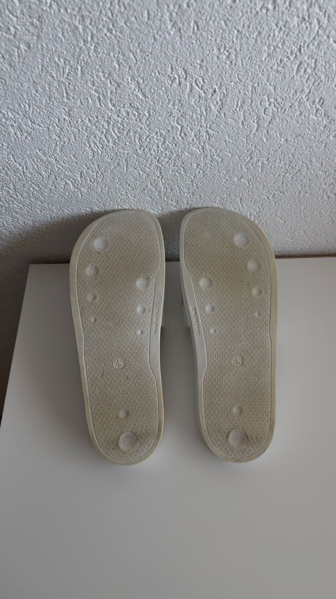 Herrenschuhe: Moschino Men's Slider Slippers 43 – Gebraucht aus Vevey von diogodasilva_ 2