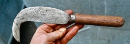 ANTIKE Handsichel Länge ca. 24cm unleserlich punziert