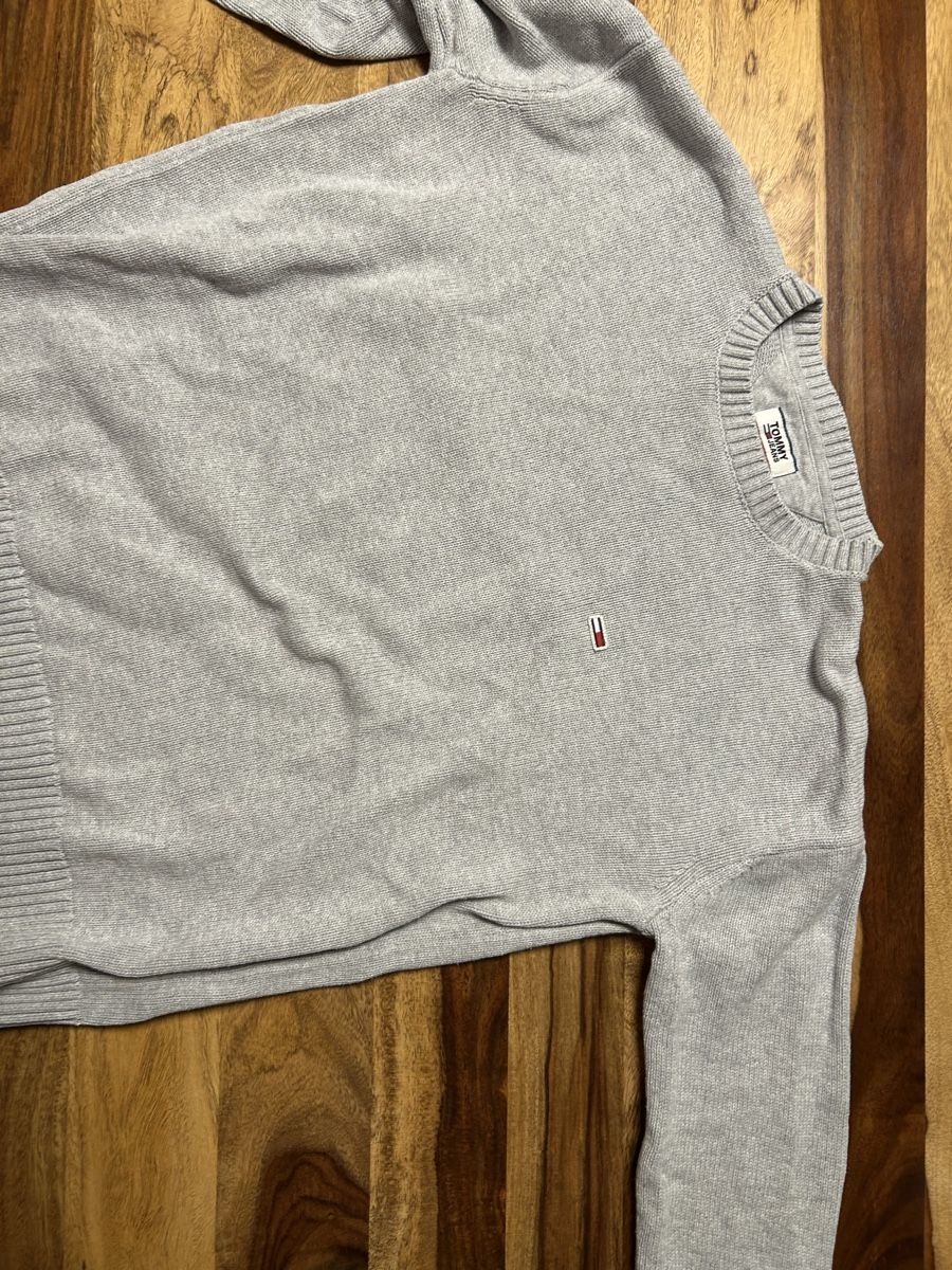 Tommy Hilfiger Maglioni & Felpe: Grauer TOMMY Jeans Pullover Grösse M – Nuovo (secondo la descrizione) da Zürich venduto da ann_5b6d