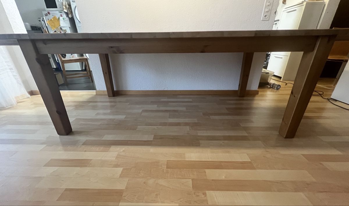 Tavoli: Grosser, stabiler Esstisch – Usato da Goldach venduto da aylight 4