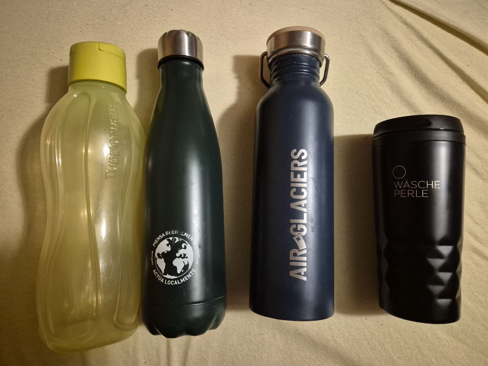 Borracce & Thermos: 4 Trinkflaschen & Becher, u.a. von Tupperware – Usato da Mürren venduto da daniela_sch_96