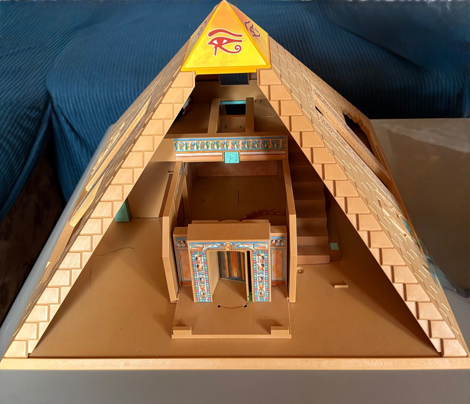 Playmobil Giocattoli: Playmobil Pyramide avec des accessoires – Usato da Ste-Croix venduto da choupy60