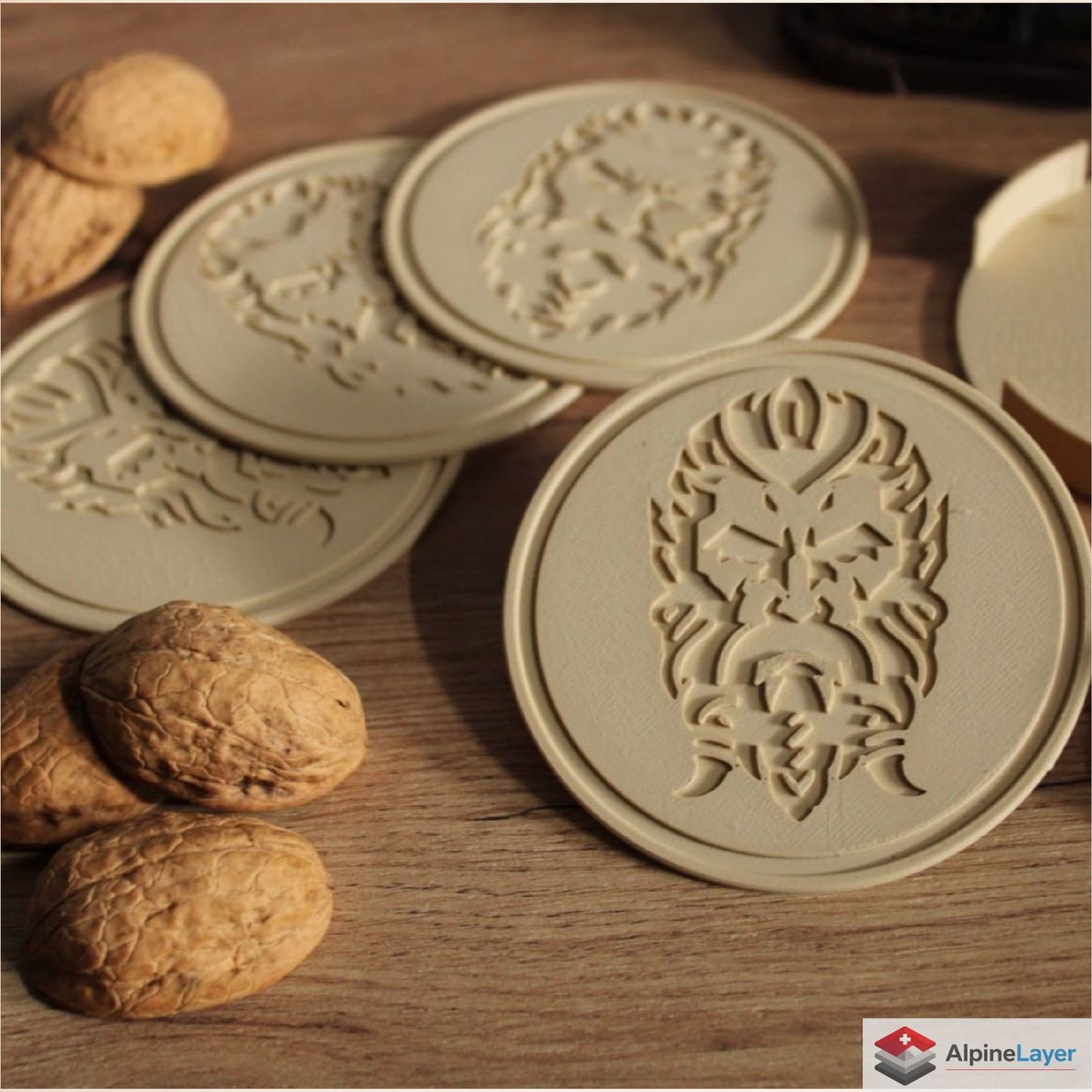 Sottobicchieri: Dwarf Coasters Set with Holder Beige 3D Printed – Nuovo (secondo la descrizione) da Losone venduto da AlpineLayer