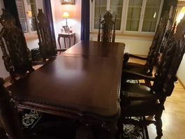 Fürstlicher Tisch mit 6 Stühlen