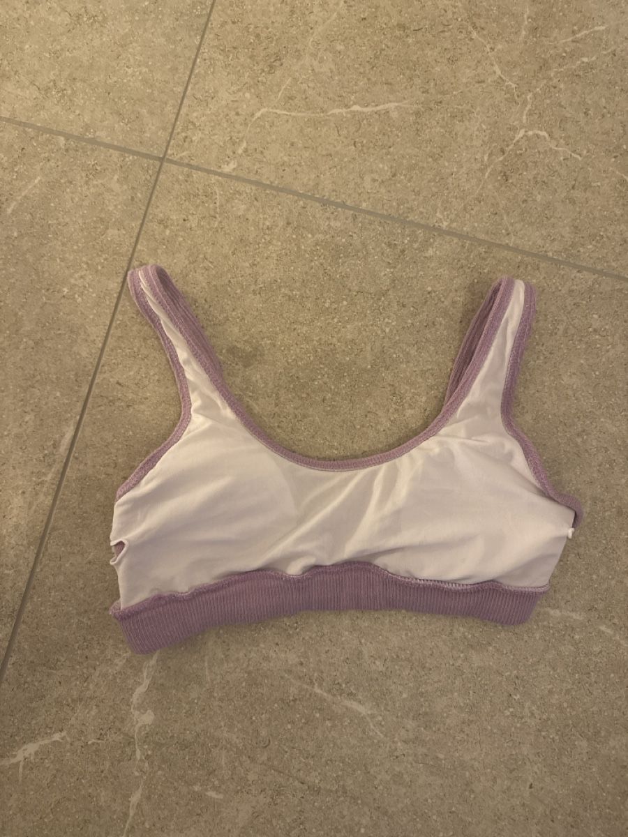 Costumi da bagno & Bikini: Lilafarbenes Bikinitop mit integrierten Pads, Gr. M – Usato da Gächlingen venduto da anjuli_123 1