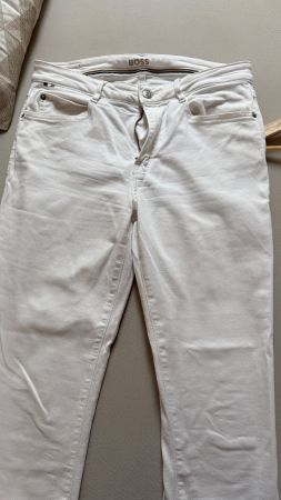 BOSS Jeans weiss Grösse 28 neuwertiger Zustand