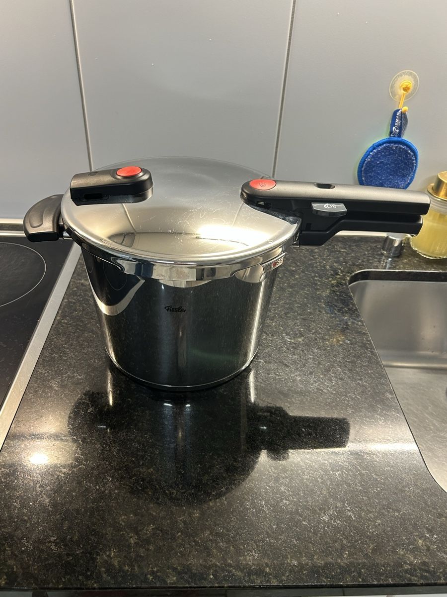 Fissler Pentole: Fissler Dampfkochtopf - ungebraucht – Nuovo (secondo la descrizione) da Embrach venduto da pat_8k6l