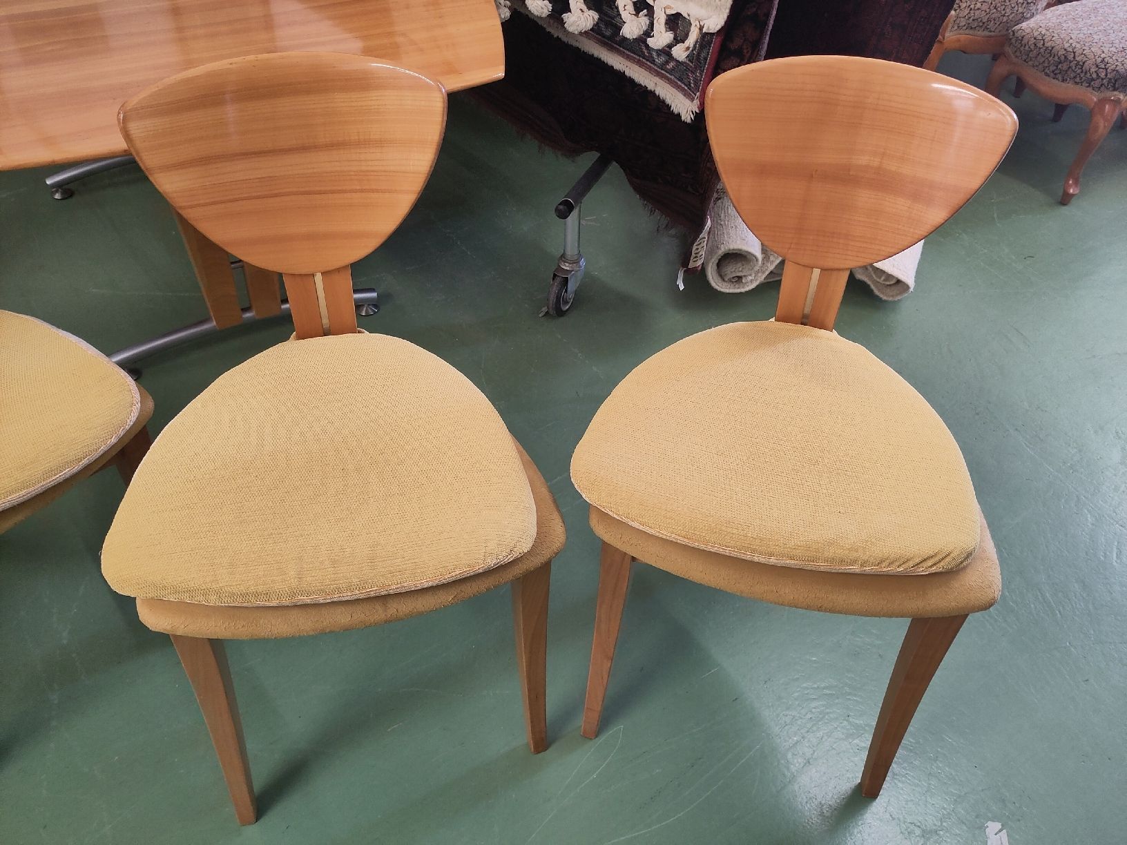 Girsberger Set di tavolo e panche: Girsberger Esstisch und Stühle 6er Set – Usato da Pratteln venduto da Cartonsducoeur_bl 4
