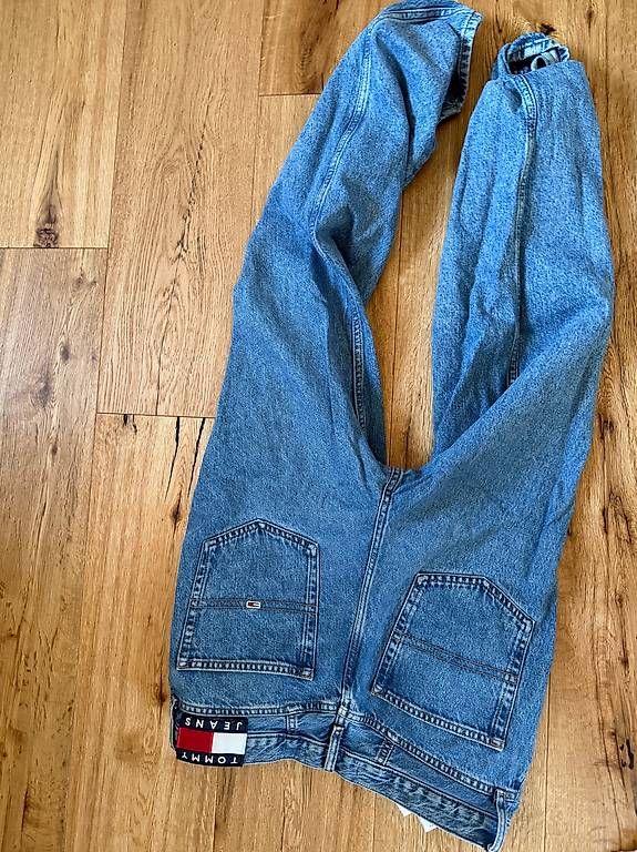 Tommy Hilfiger Jeans: Tommy Hilfiger Jeans – Nuovo (secondo la descrizione) da Hüttwilen venduto da sar_8gj7 2