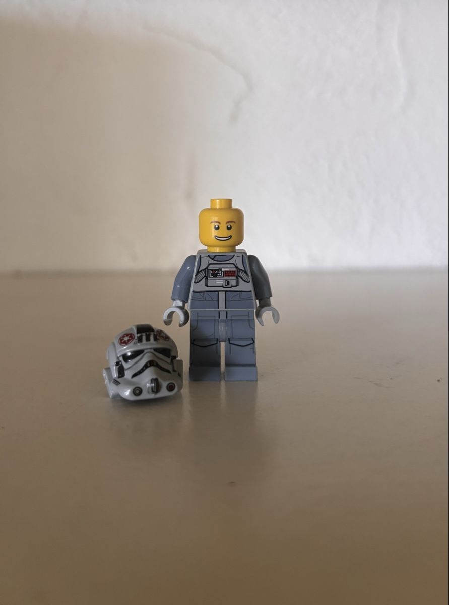 Lego Figuren: AT-AT Driver – Gebraucht aus Sissach von Geopatral 1