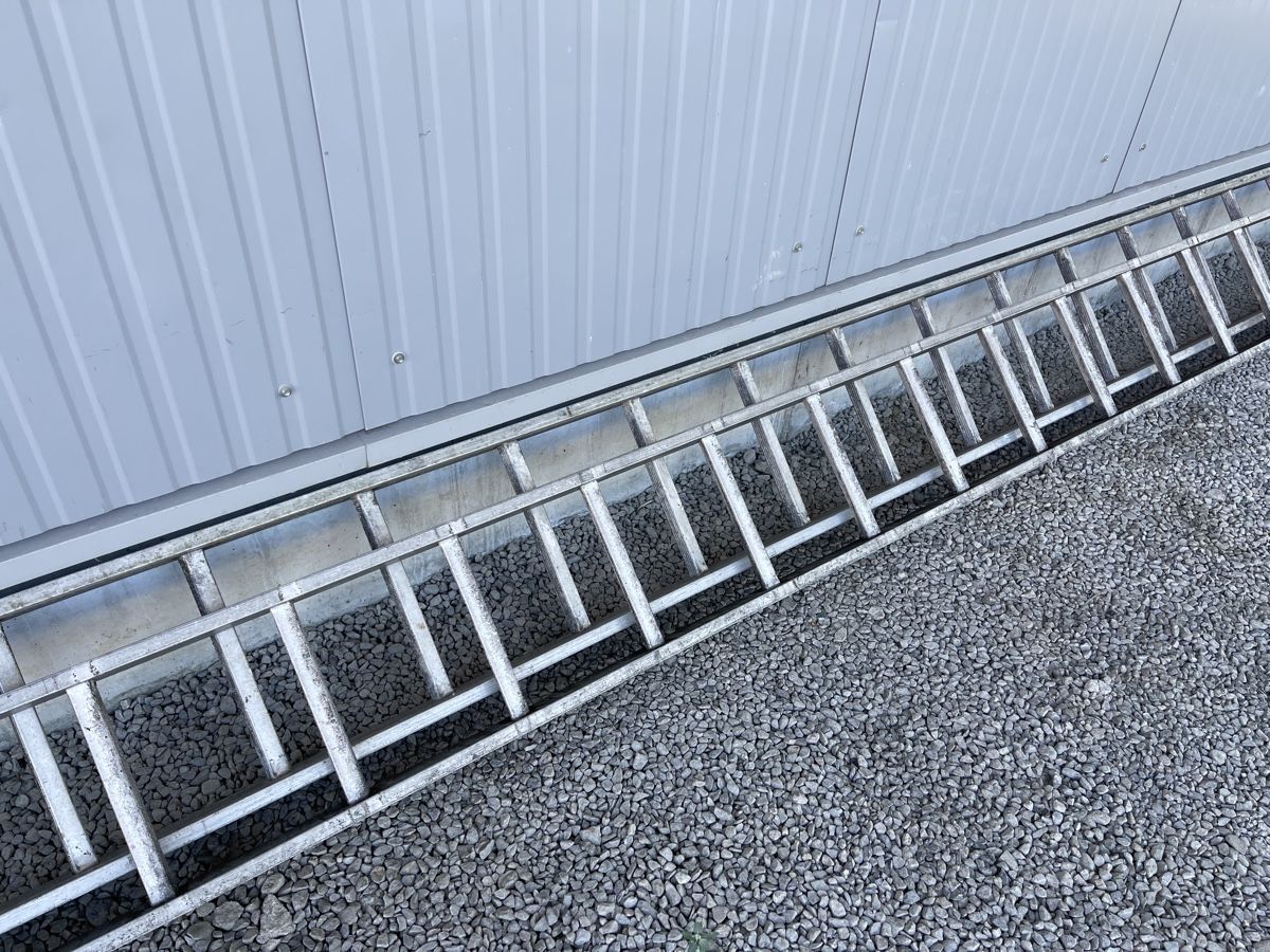 Echelles: Leiter - ausziehbar - 2x 7m – D'occasion à Luzern par Prof.Farnsworth 1