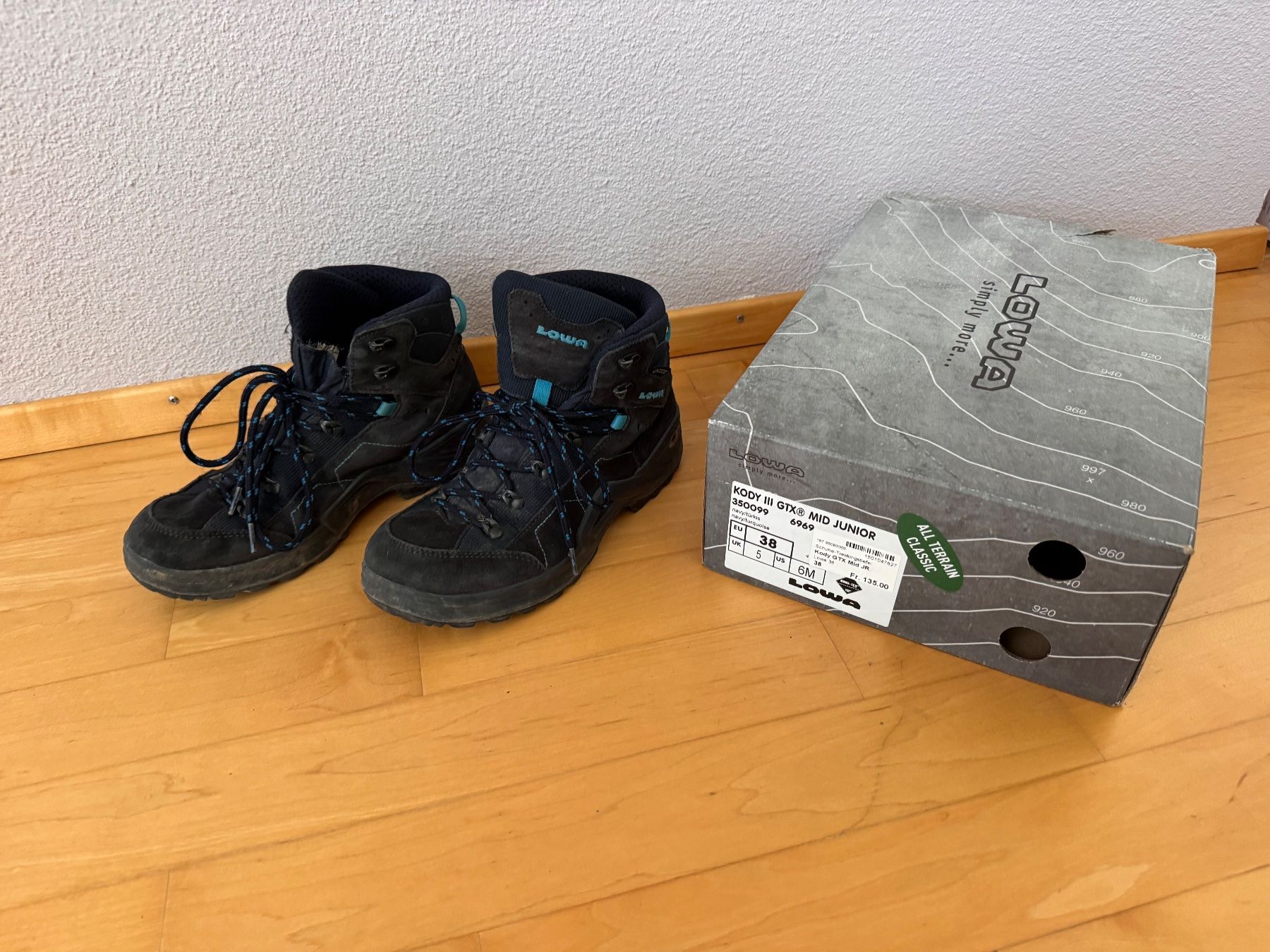 Lowa Scarpe da uomo: Wanderschuh von Lowa blau, Gr. 38 – Usato da Uster venduto da Niamgro