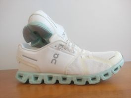 On Cloud Schuhe Weiss Grösse 44 neuwertig