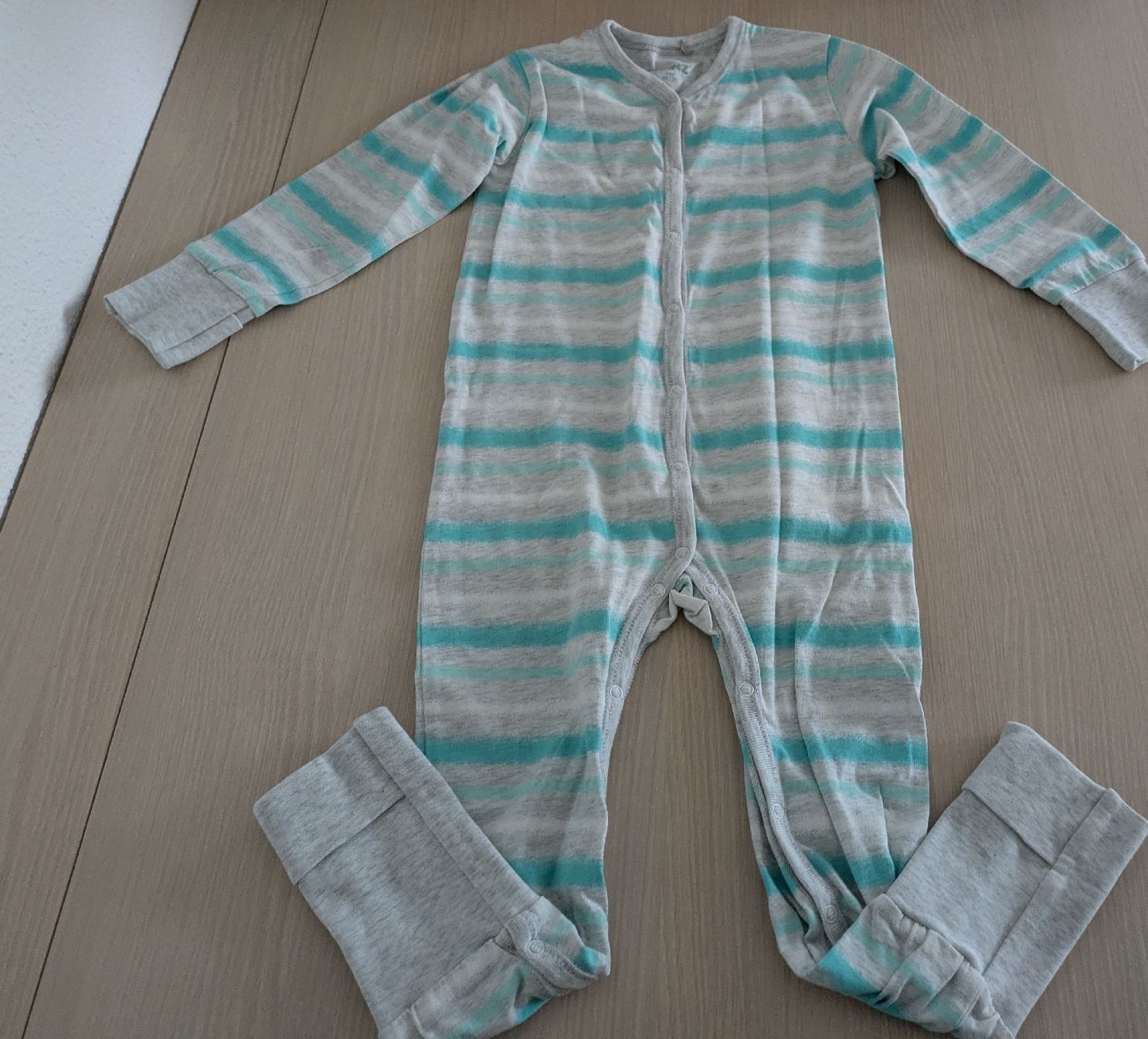 Pyjamas & Ähnliches: Strampler Babysloth von Kanz, Grösse 92 – Neu (gemäss Beschreibung) aus Kölliken von mic_9n9d