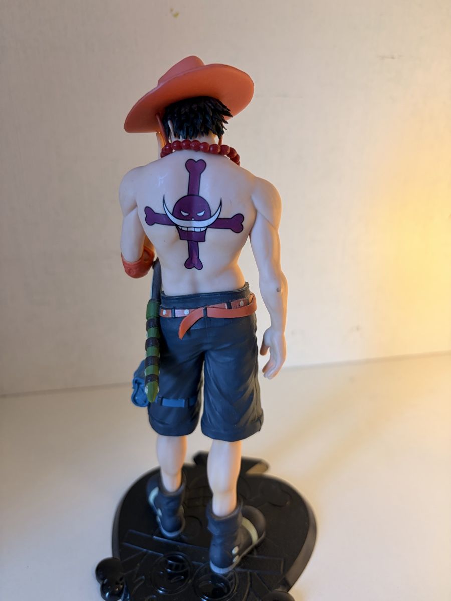 Figurines: Figurine Ace One Piece, figurine de collection – D'occasion à Meyrin par bon_djk5 1