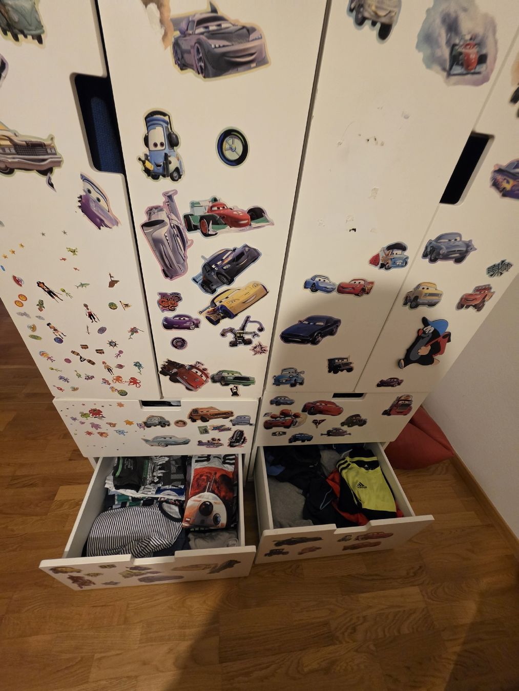 Ikea Armadi: Kinder Kleiderschrank von Ikea – Usato da Birmensdorf ZH venduto da eva_9hvs 3