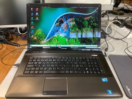 ASUS Notebook Core i3 17 Zoll. Von 2011 Windows 10 Gut