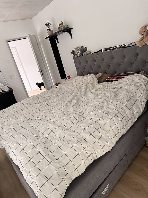 Betten: Boxspingbett – Gebraucht aus Basel von kia_h5kg 1