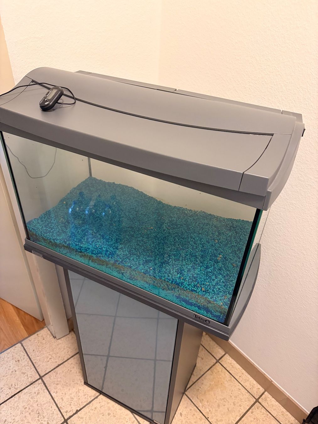 Acquari: Acquario completo con mobile e termometro - Ottime condiz... – Usato da THERWIL venduto da atz_5dhp